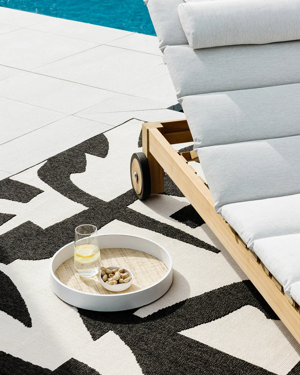 Copacabana Black/Ecru Floor Rug