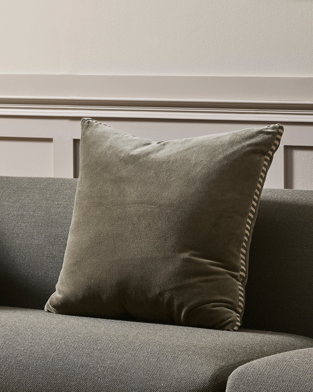 Edward Thyme Cushion - Image 3
